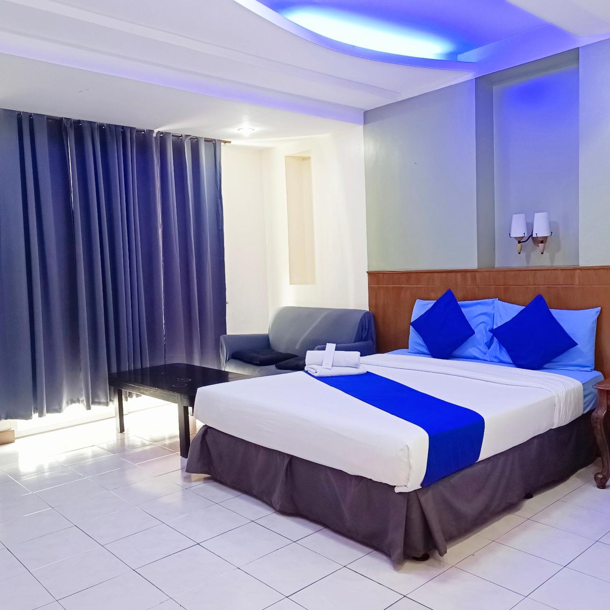 Alley 8 Makati Μακάτι Εξωτερικό φωτογραφία