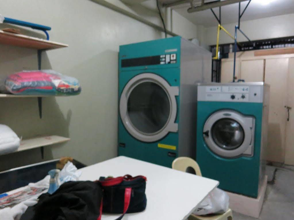 Alley 8 Makati Μακάτι Εξωτερικό φωτογραφία