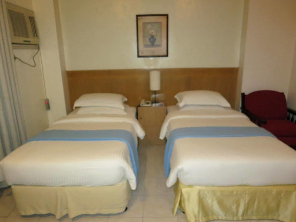 Alley 8 Makati Μακάτι Εξωτερικό φωτογραφία
