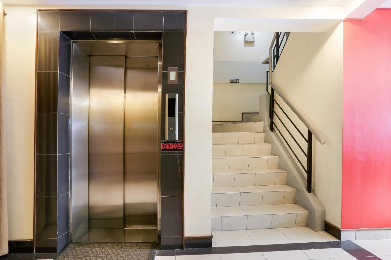 Alley 8 Makati Μακάτι Εξωτερικό φωτογραφία